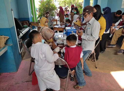 Vaksin di SDN 5 Melayu. Foto : Melki