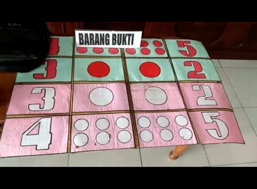 Ilustrasi barang bukti judi dadu