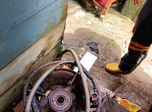 Kompor gas milik warga Dermaga, Muara Teweh. Sambungan dari tabung gas diduga bocor