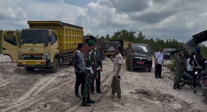 BPPRD Kota Palangka Raya beserta stakeholder terkait saat melakukan pendataan galian C di Wilyah Sabaru.