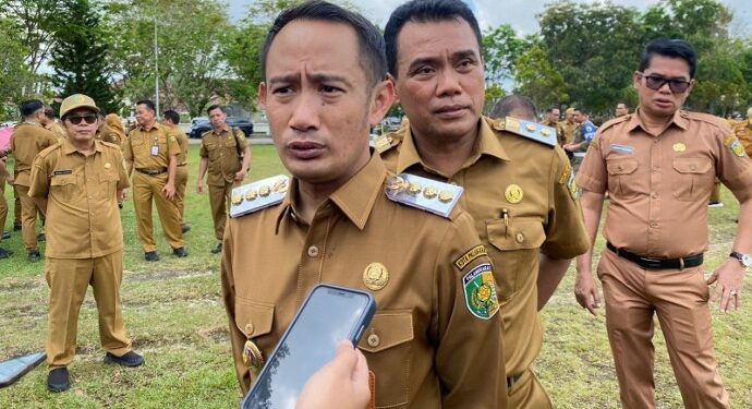 Wali Kota Palangka Raya, Fairid Naparin didampingi Wakil Wali Kota, Achmad Zaini.