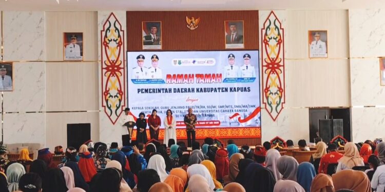 Ramah tamah Pemkab Kapuas dengan para guru dan kepala satuan pendidikan.