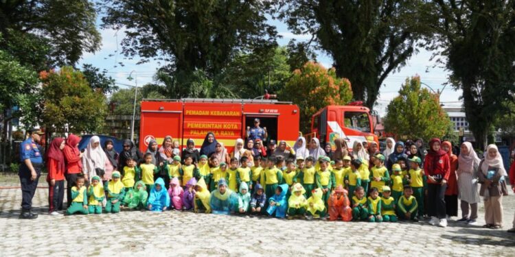 Murid TK Al Firdaus dikenalkan cara hadapi bahaya kebakaran