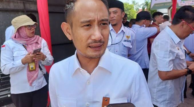Wali Kota Palangka Raya, Fairid Naparin.