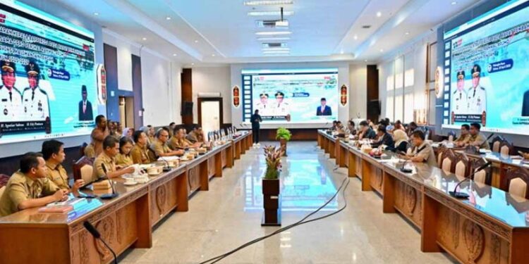 Rapat gabungan membahas Rancangan Awal RPJMD Kalteng 2025-2029