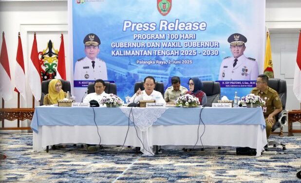 Gubernur Kalimantan Tengah H. Agustiar Sabran bersama Wakil Gubernur H. Edy Pratowo, saat rilis capaian 100 Hari Kerja.