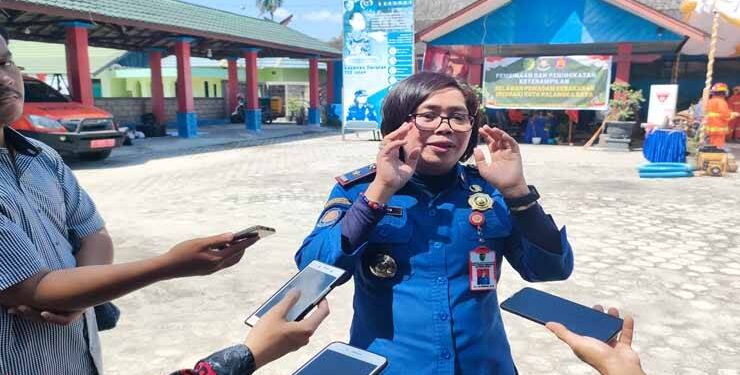 Kepala DPKP Kota Palangka Raya, Gloriana Aden