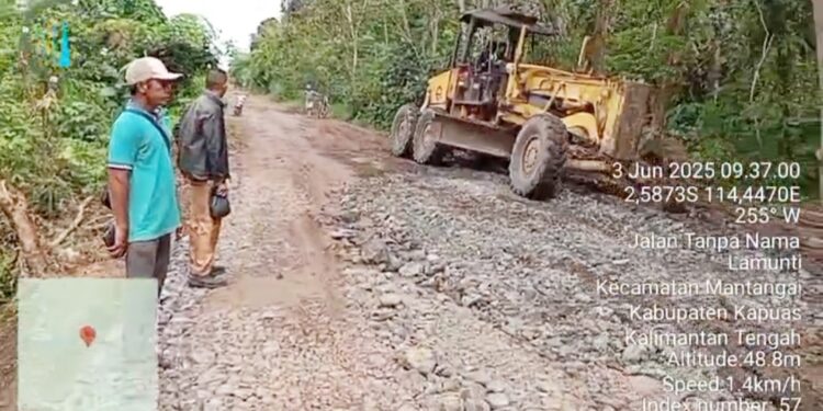Penanganan perbaikan ruas jalan Lamunti-Keladan, Kecamatan Mantangai.