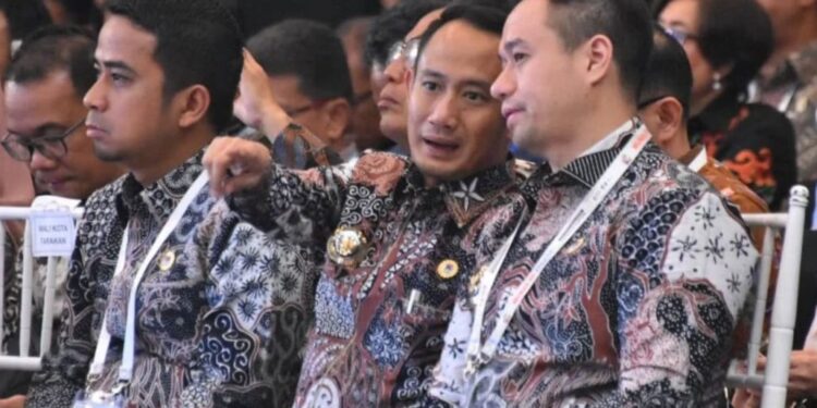 Wali Kota Palangka Raya, Fairid Naparin saat menghadiri kegiatan Munas APEKSI VII di Surabaya. (foto: MC Palangka Raya)