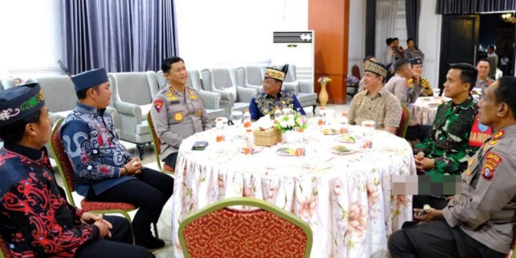 Bupati Murung Raya, Heriyus, menyambut hangat kunjungan kerja Kapolda Kalimantan Tengah Irjen Pol. Iwan Kurniawan di Aula Rujab Bupati Rabu, (11/6/2025).