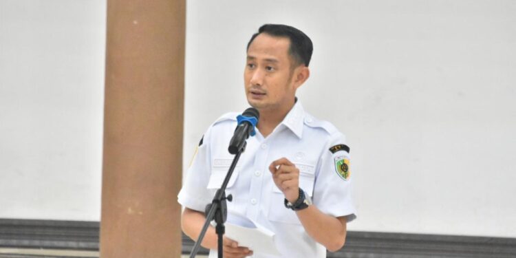Wali Kota Palangka Raya, Fairid Naparin.