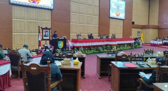 Rapat paripurna ke-4 masa persidangan III Tahun Sidang 2024/2025 di Ruang Sidang Paripurna.