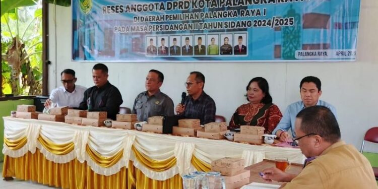 anggota DPRD Kota Palangka Raya Daerah Pemilihan (Dapil) I saat lakukan reses di Kelurahan Habaring Hurung.