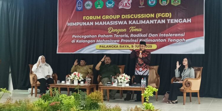 Kegiatan FGD yang digelar Himpunan Mahasiswa (HIMA) Kalimantan Tengah di Aula Hotel Dandang Tingang, Palangka Raya, Rabu (9/7/2025).