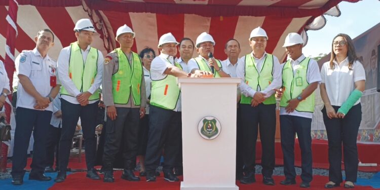 Peresmian pemancangan tiang pancang pembangunan Mal Pelayanan Publik (MPP) di Kabupaten Kapuas.