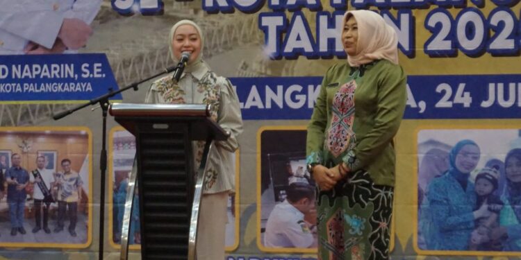 Ketua Tim Pembina Posyandu Kota Palangka Raya, Avina Fairid Naparin saat memberikan kata sambutan.