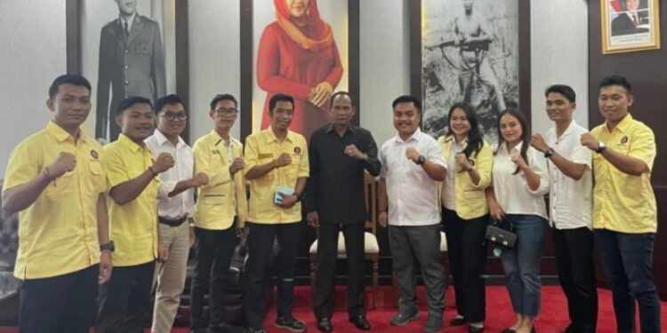 Ketua DPRD Kalteng, Arton S Dohong terima Jajaran Pengurus DPP Peradah Kalteng, Rabu (14/05/2025)