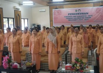 Pengukuhan DWP Katingan secara Daring oleh Plt. Ketua DWP Provinsi Kalimantan Tengah, Natalin Leonard S. Ampung.
